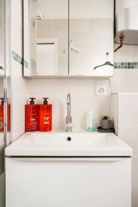 Paris Tourist Apartment, France ستينس المظهر الخارجي الصورة