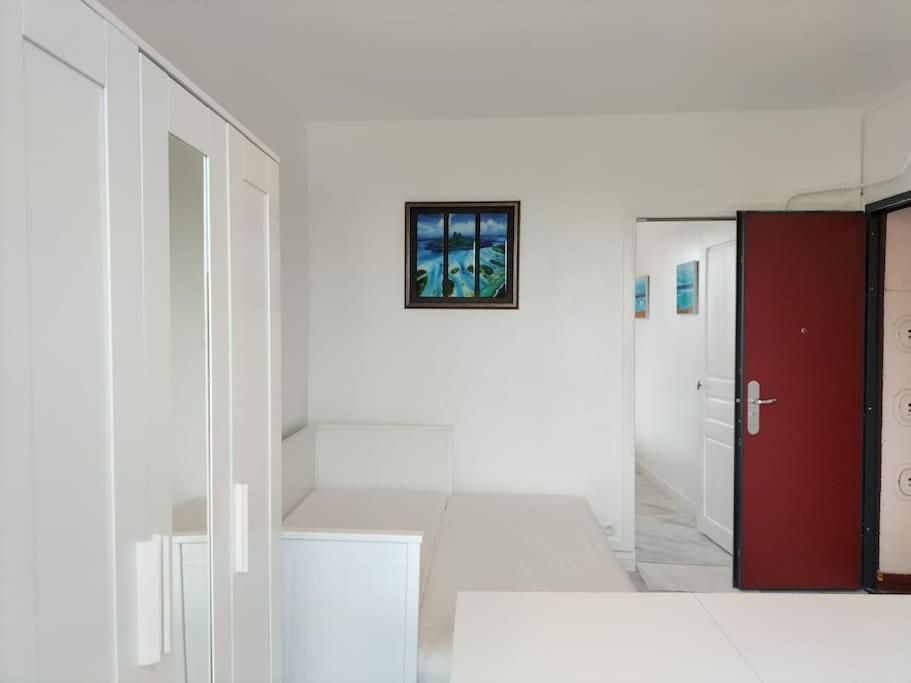 Paris Tourist Apartment, France ستينس المظهر الخارجي الصورة