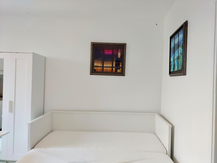 Paris Tourist Apartment, France ستينس المظهر الخارجي الصورة