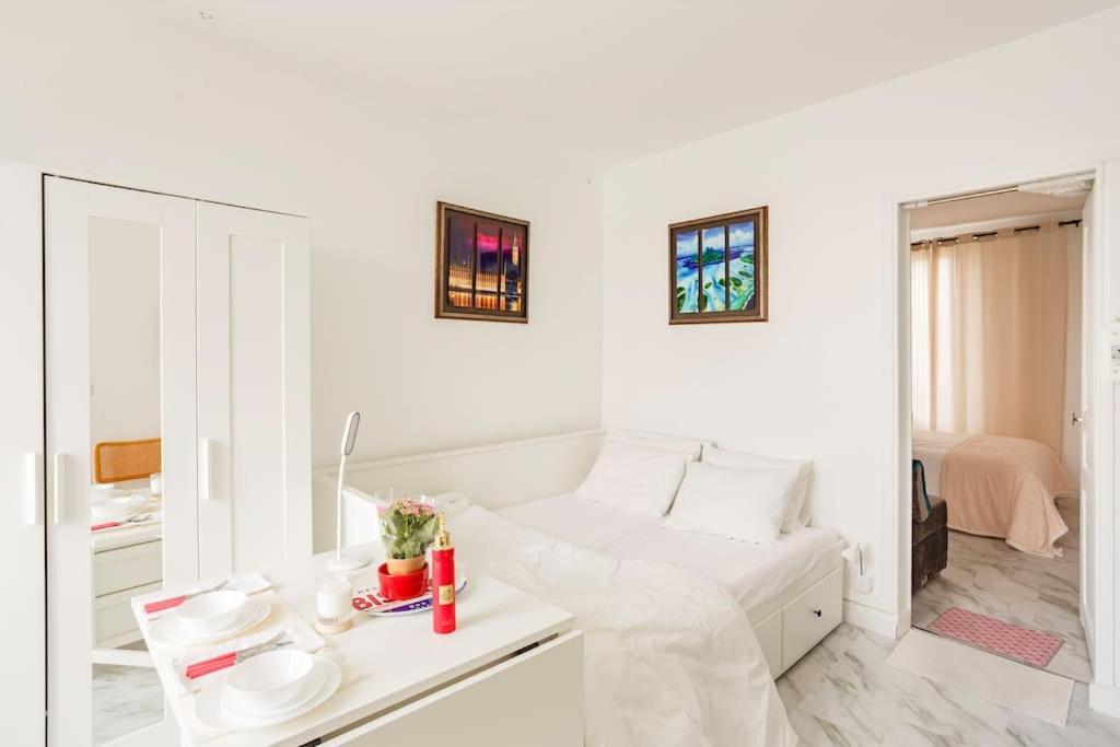Paris Tourist Apartment, France ستينس المظهر الخارجي الصورة