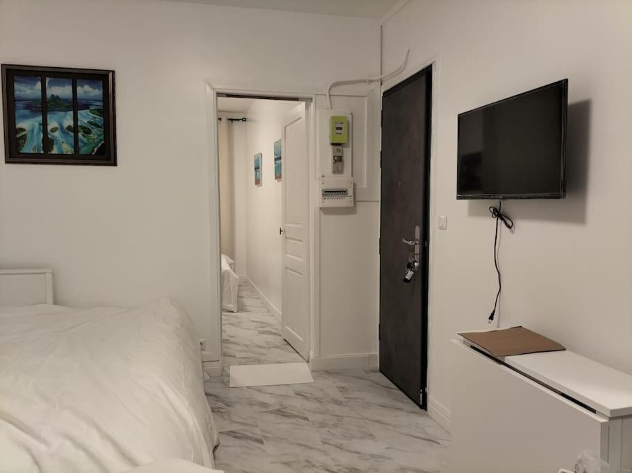 Paris Tourist Apartment, France ستينس المظهر الخارجي الصورة
