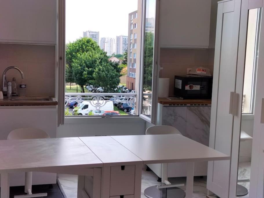 Paris Tourist Apartment, France ستينس المظهر الخارجي الصورة