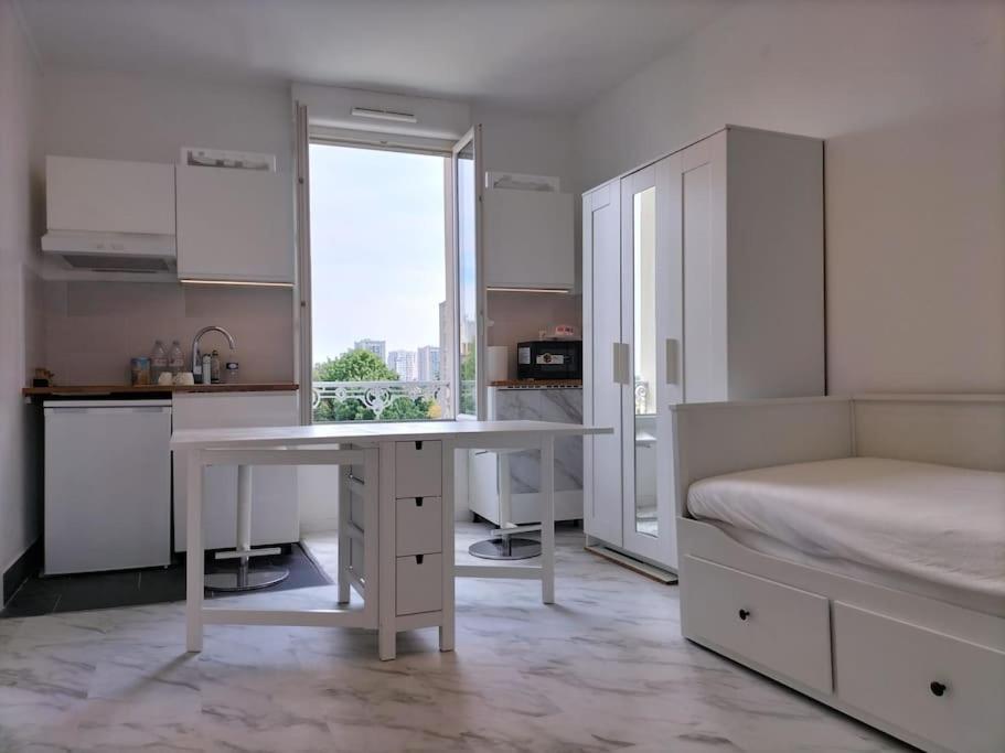 Paris Tourist Apartment, France ستينس المظهر الخارجي الصورة